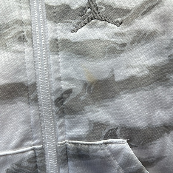 🏡12 month Jordan Therma fit zip up sweatshirt - Picture 2 of 3